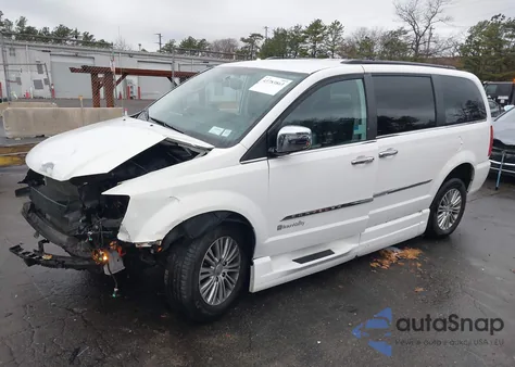2013 Chrysler Town & Country Touring-L z USA, uszkodzony, nr VIN 2C4RC1CG1DR623829